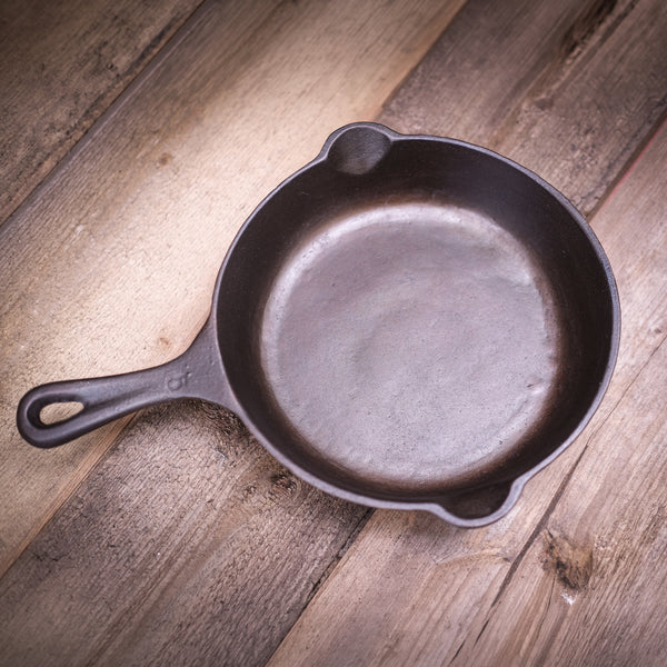 UNKNOWN MAKER - Hammered #5 Skillet
