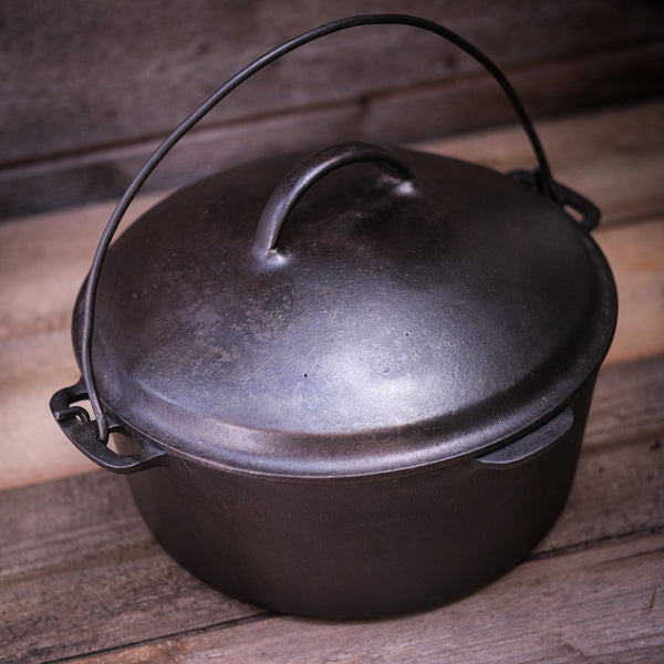 UNKNOWN MAKER - #8 Dutch Oven